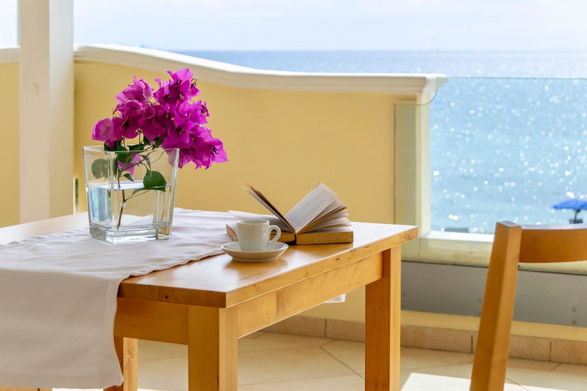 Solar Residence ตอร์ริเชลลา ภายนอก รูปภาพ